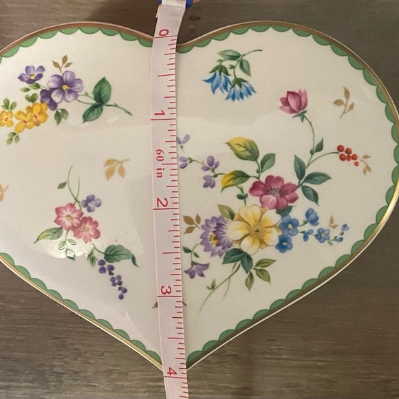 Vintage Garden Delight by Christopher Stuart Heart Shaped Bone China Trinket Box - Picture 8 of 8